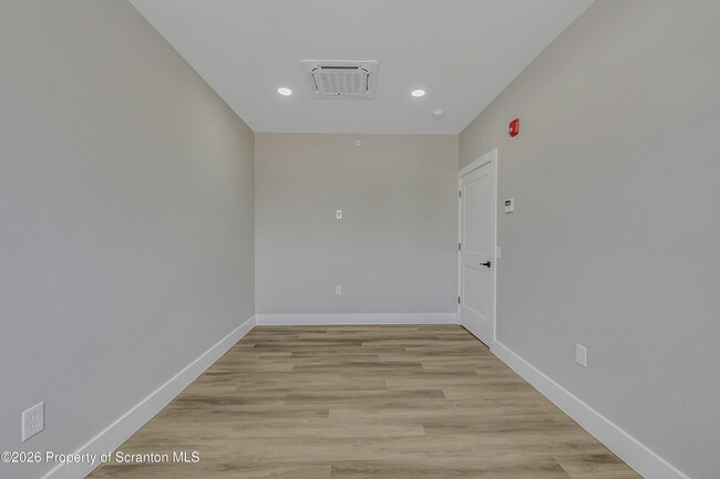 Photo - 215 Hickory St