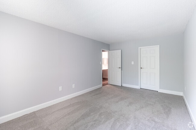 2BR, 1BA - 1,055SF