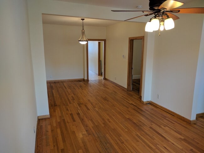 Photo - 5147 W Cullom Ave Unit 1