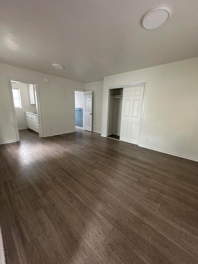 Photo - 178 E 27th St Unit 2