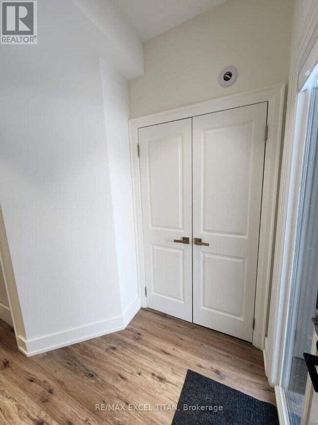 Photo - 263 Barrie St