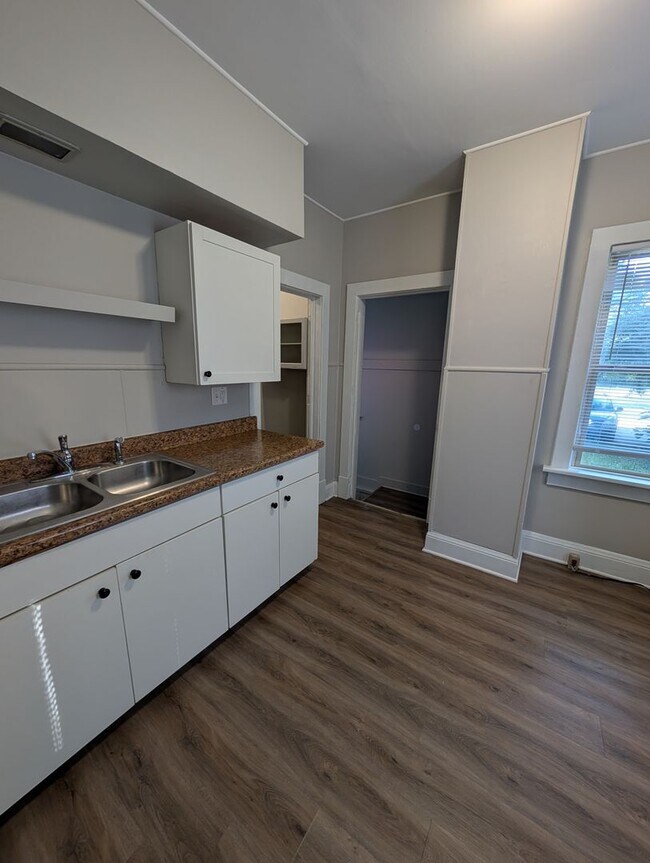 Photo - 675-677 W Lexington Ave Unit 677 W. Lexington Ave.
