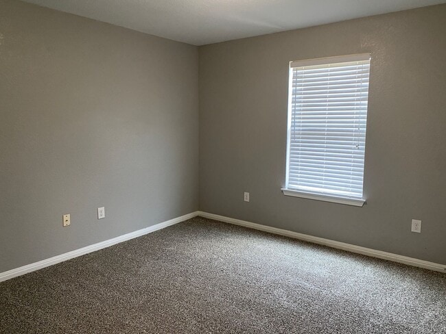 Photo - School's Out! Time to Relax & Lock In Your New Home! Unidad 301