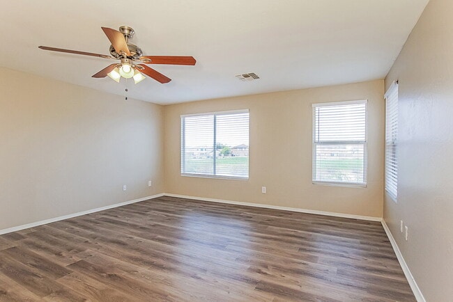 Photo - 48 S 226th Ln