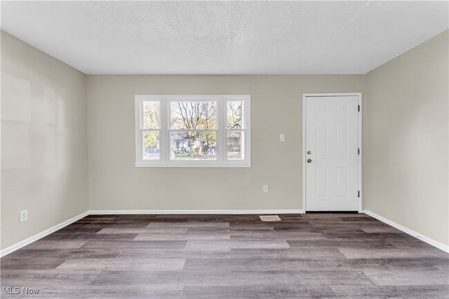 Photo - 4428 E 142nd St