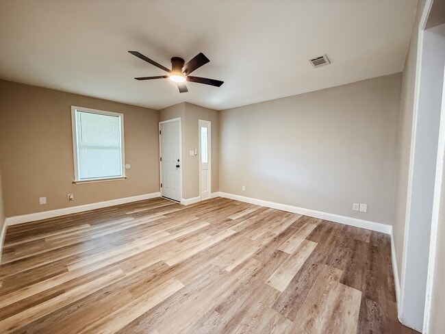 Building Photo - 9881 Guidy Ln