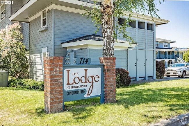 Building Photo - Downtown Condo in Hood River | 1 Bedroom 2...