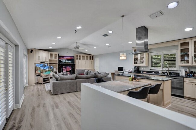 Photo - 2281 NW 36th St