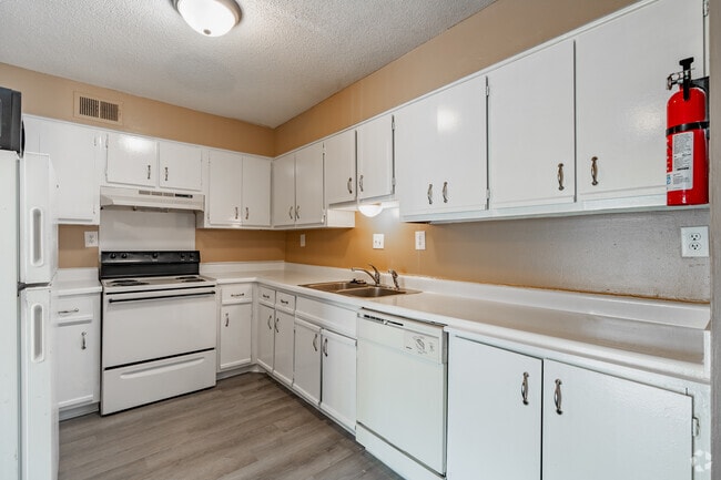 2BR, 1.5BA - 1000SF - Kitchen