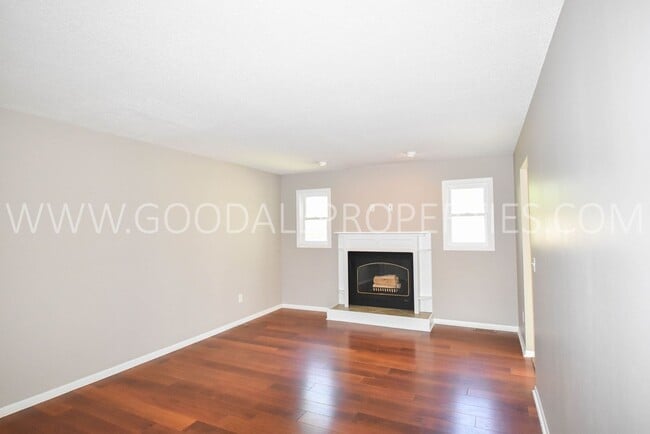 Photo - 3 Bed 2.5 bath Home with a fenced yard in West Des Moines