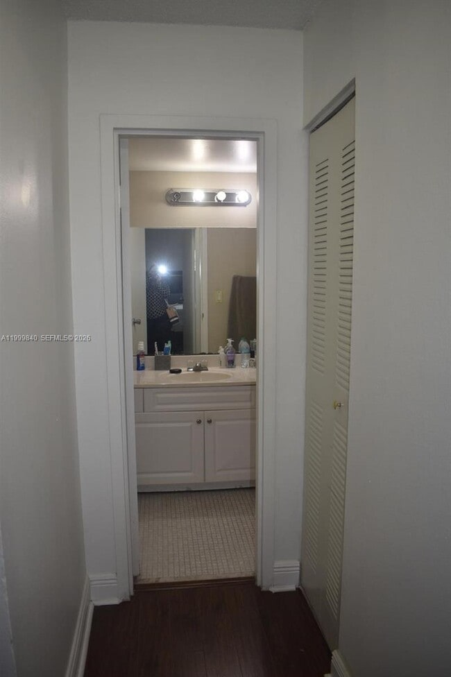 Photo - 5231 Geneva Ct Unit 204