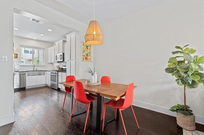 Photo - 7405 Wolverine St