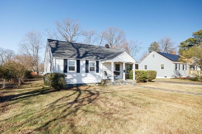 Photo - Charming 3 Bedroom Rancher in Lakeside