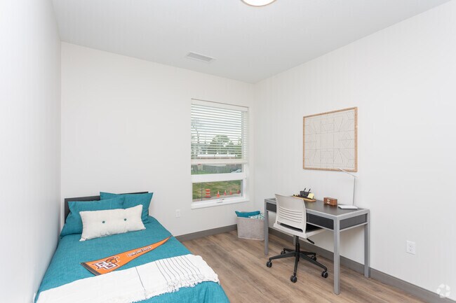 2BR, 1BA - Winterfest - 704-720 SF