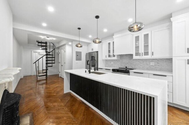 Building Photo - 3 bedroom in BROOKLYN NY 11217 Unit 1