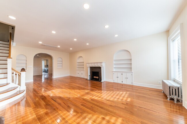 Photo - 1295 Carroll St