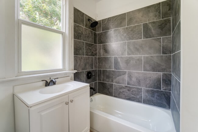 Photo - 1768 Williams Ave