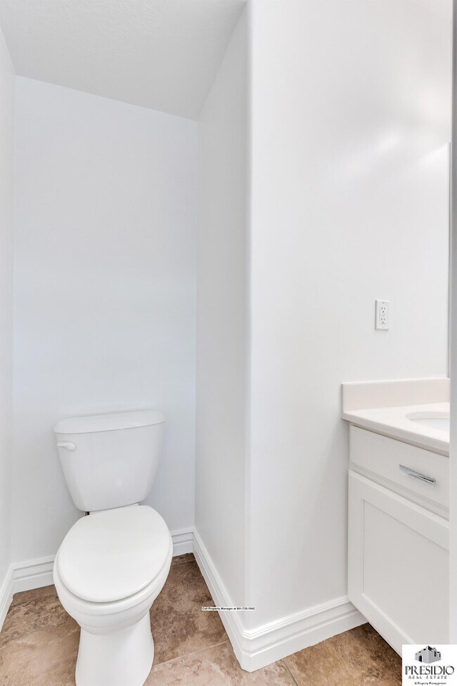 Photo - 727 Sandhill Dr