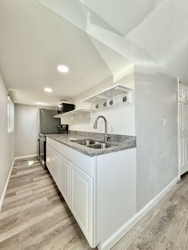 Photo - 711 18th Ave S