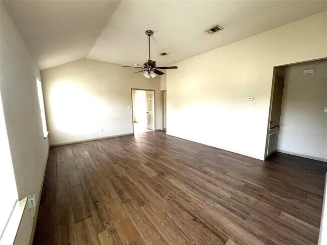 Photo - 5413 Roosevelt Ave