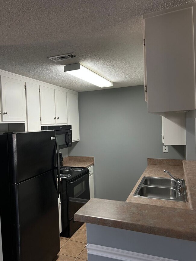 Photo - 105 Wakefield Way