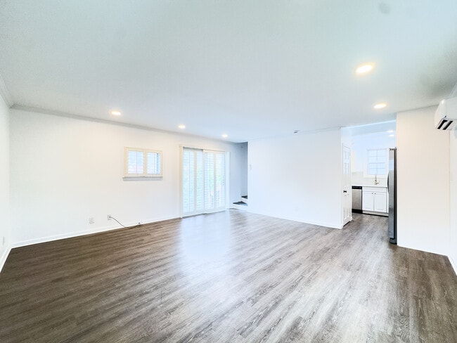 Photo - 1814 Newfield Ave