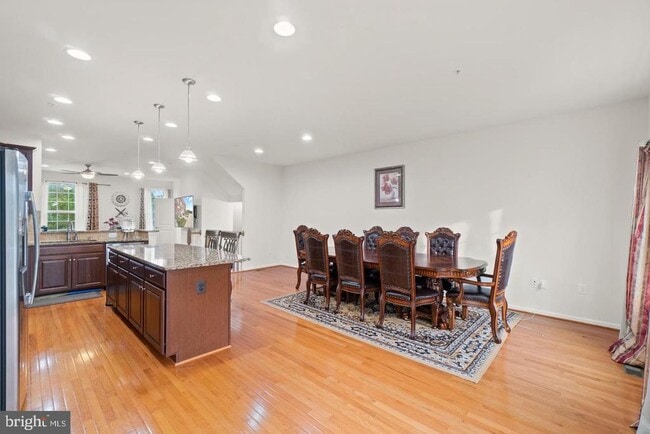 Photo - 8056 Locust Mill St