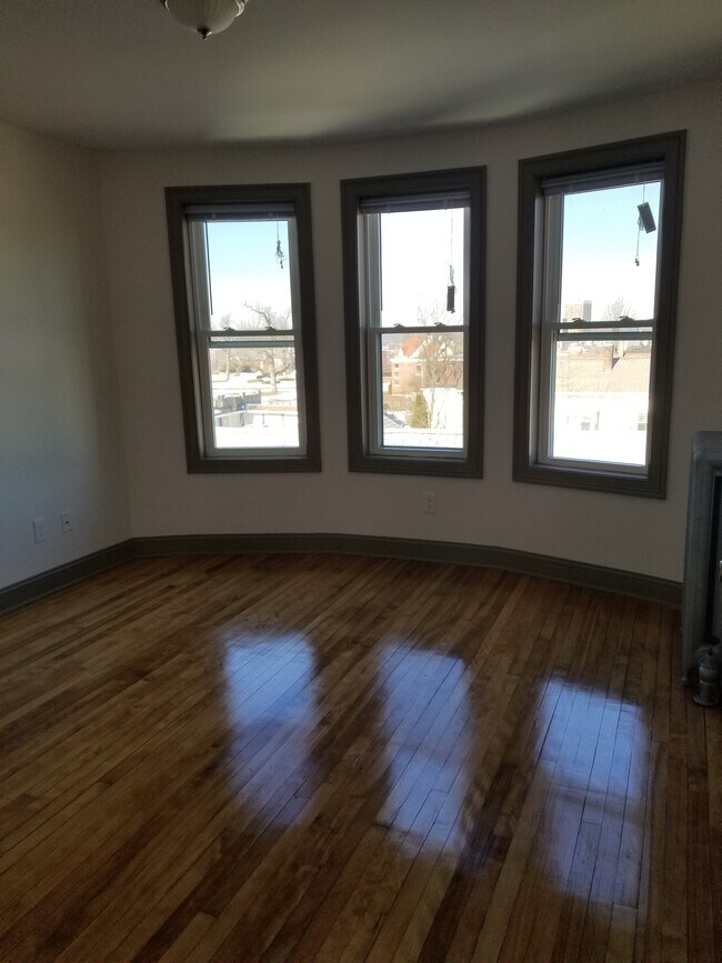 Photo - 263 Central St Unidad 3R