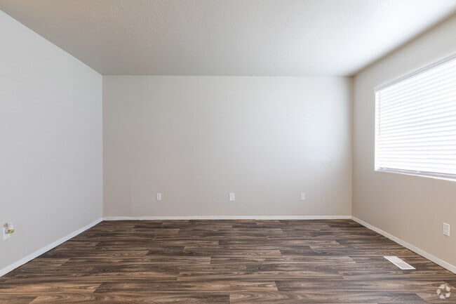 2HAB, 2BA - 780 ft² - Pointe at Fort Union