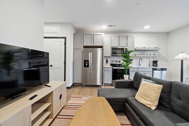 Photo - 423 E Michigan St Unit ID1032093P