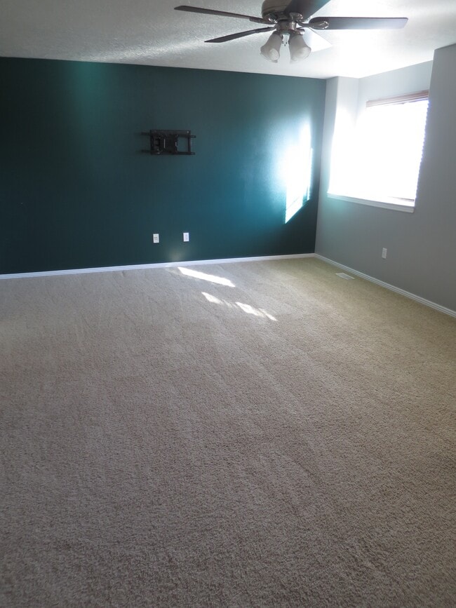 Upstairs bonus room - 4322 E Arch Dr