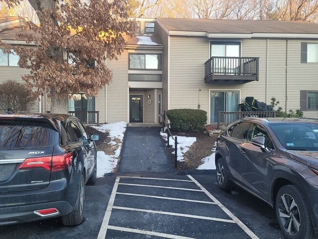 Building Photo - 30 Thayer Pond Dr Unit 6