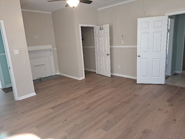 Photo - 1004 W 5th Ave