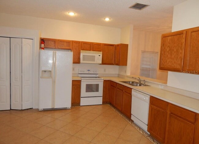 Photo - **Charming 4BR/2BA Pond-View Home with Boat Ramp Access – East Orlando **