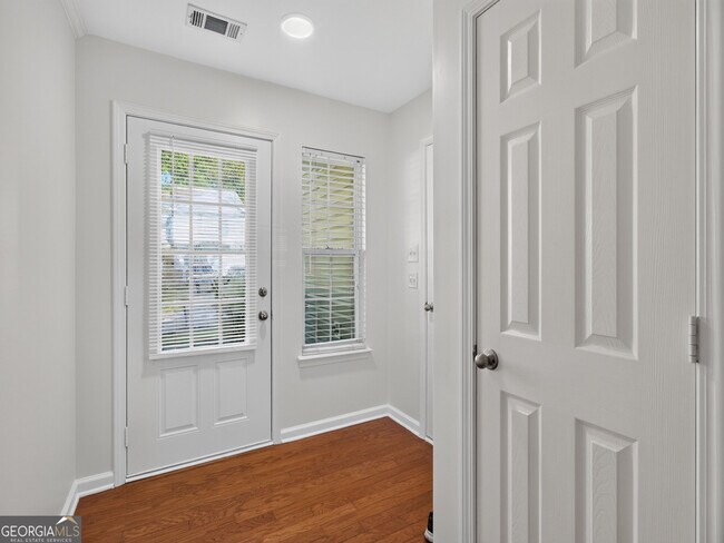 Photo - 2820 Mayfair Dr