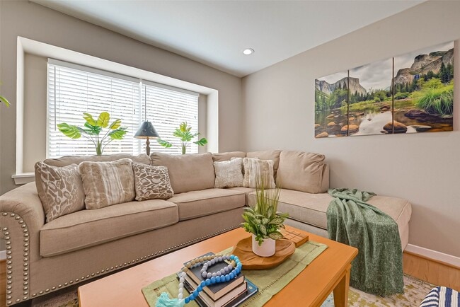 Photo - 5330 Hialeah Dr