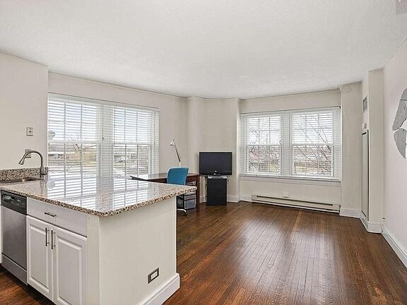 Photo - 534 Beacon St Unit 305