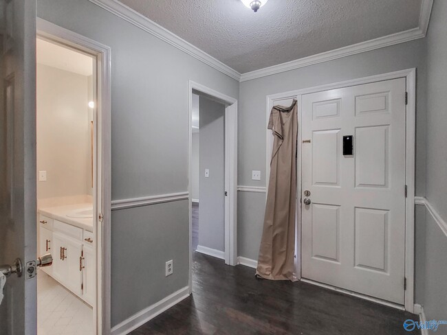 Photo - 2020 Woodlawn Dr SW Unit 0