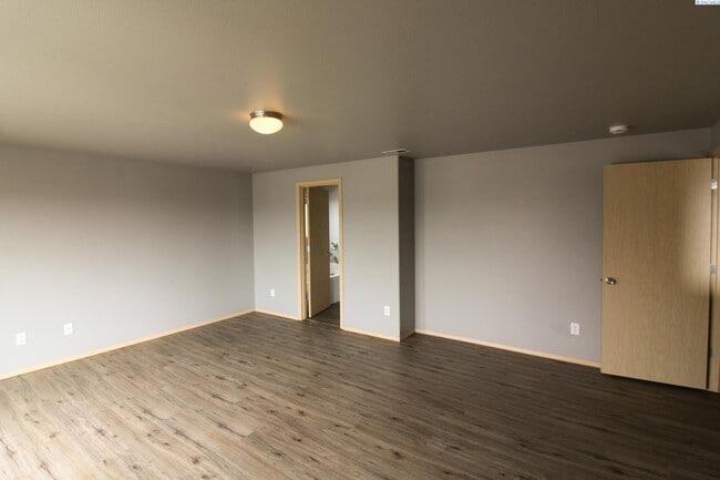 Photo - 4 Bed/2.5 Bath House in West Pasco