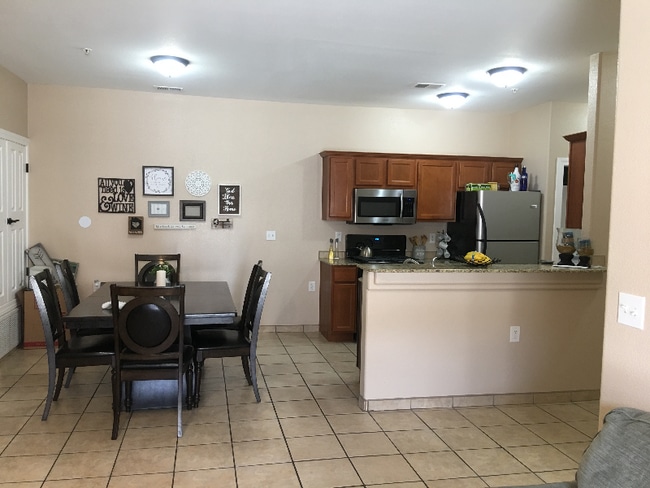 Photo - 6325 Reynolds Dr Unit 103