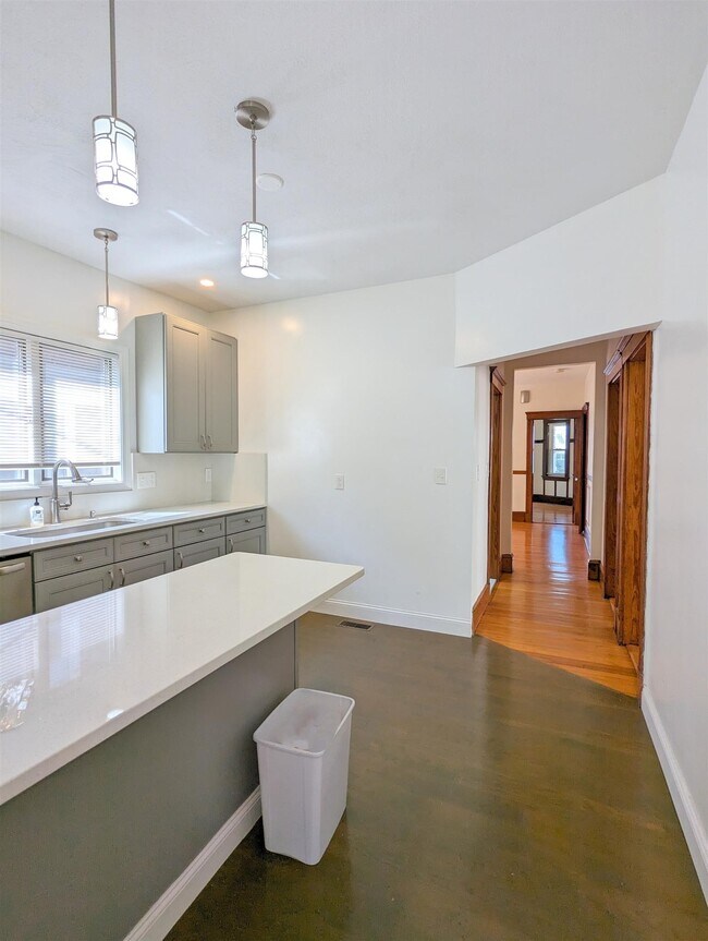 Photo - 110 W Quincy St Unit 1