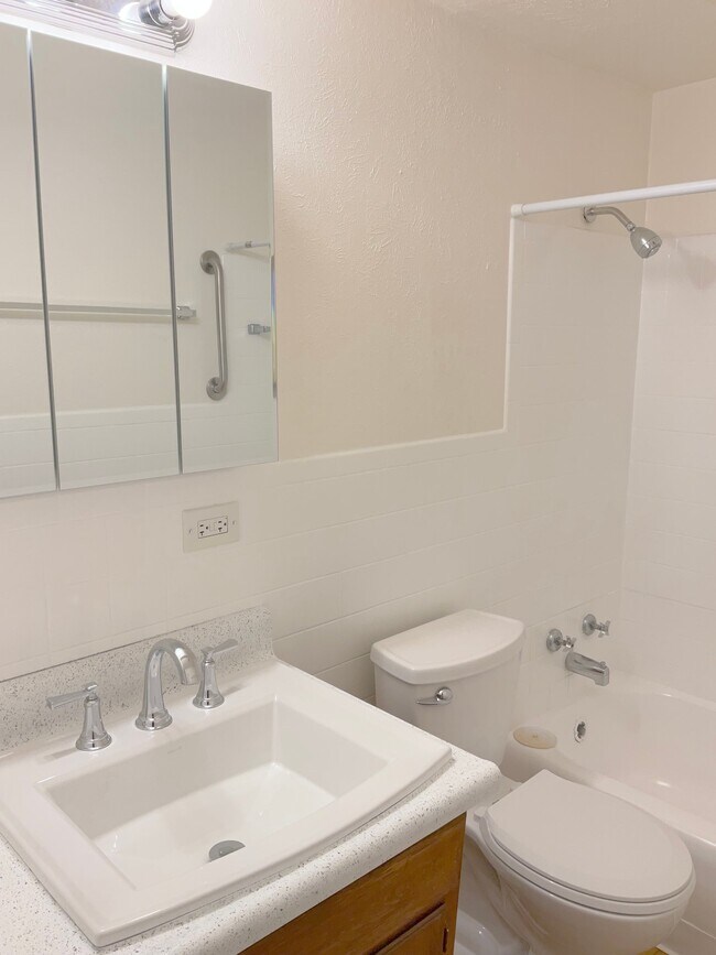 Photo - 1375 Everett Ct Unit 205