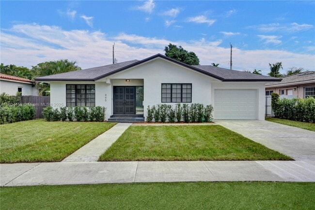 Photo - 845 Ludlam Dr House