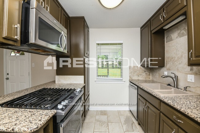 Photo - 521 Kemper Ave