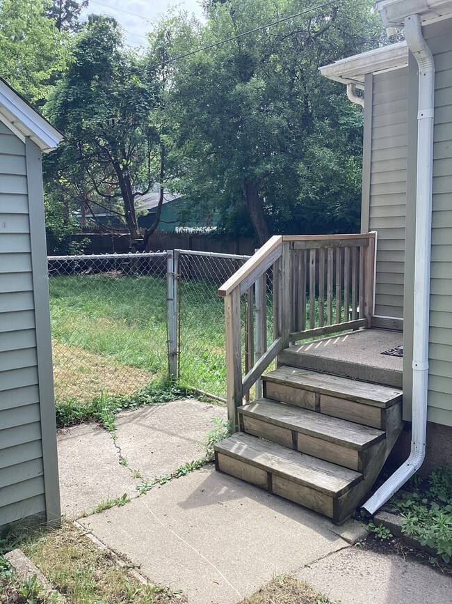 Photo - 1208 Howard St