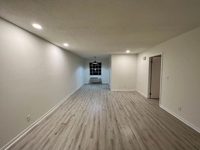 Photo - Sunset Rock Apartments