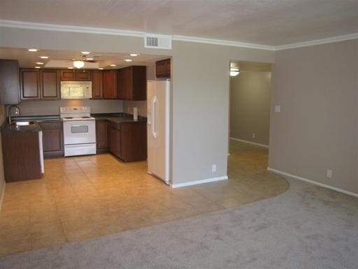 Building Photo - COMING SOON! Scottsdale Shadows 2Bed 2Bath includes ALL UTILITES!
