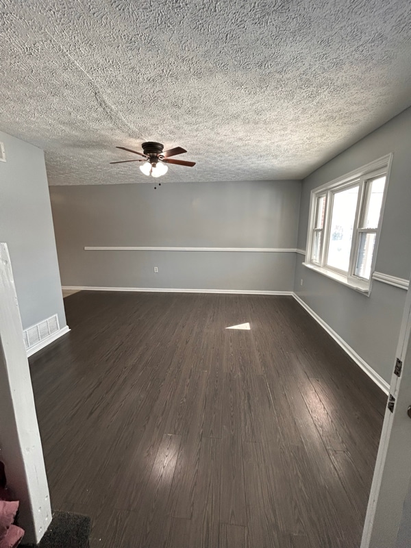 Photo - 821 Lannerton Rd