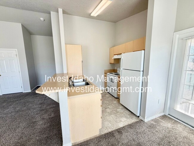 Photo - Avenger Lane Unidad 201