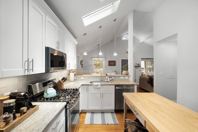 Photo - 1788 Ridgeway Ave NW